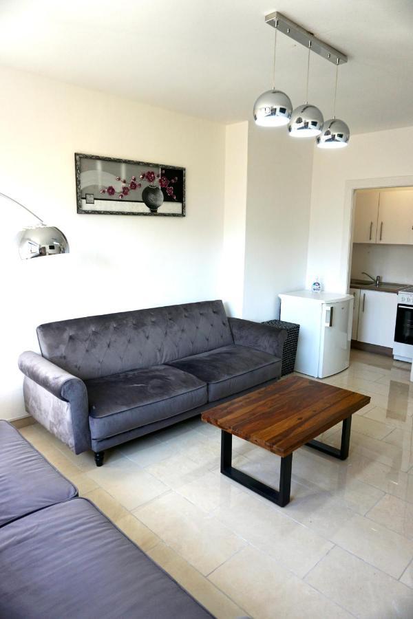 Alster Hamburg - Saniertes Und Moebliertes Apartment Mit Bad Und Kueche Hamburgo Exterior foto